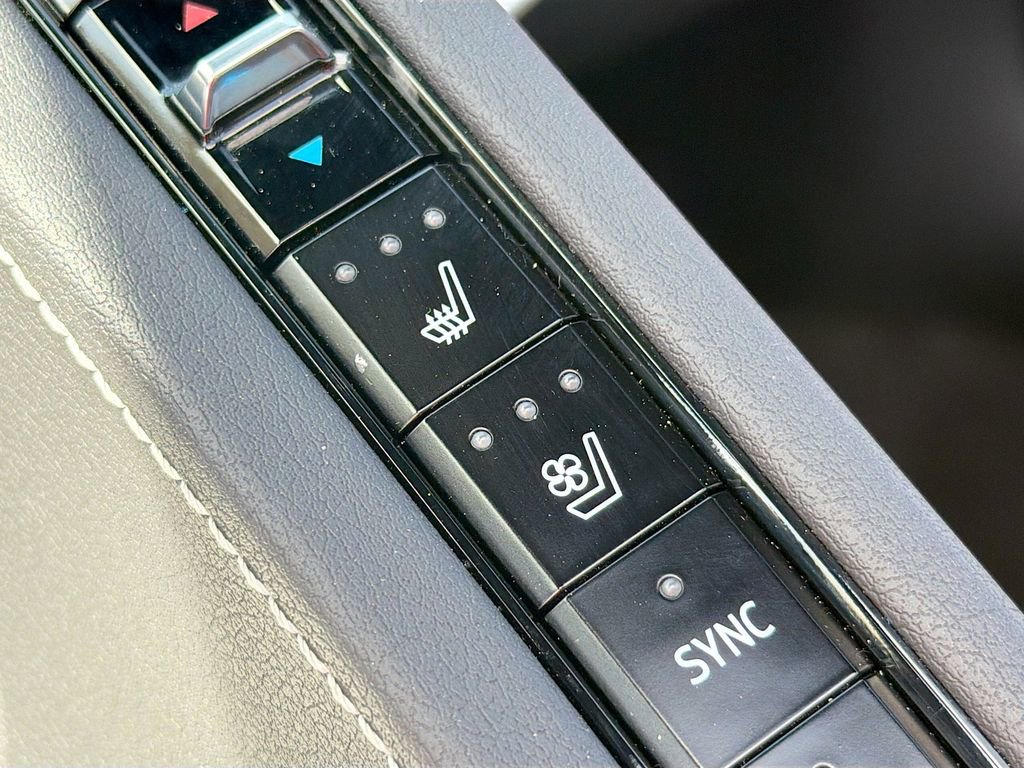 Used 2023 Chevrolet Corvette Stingray Preferred Conv image 21