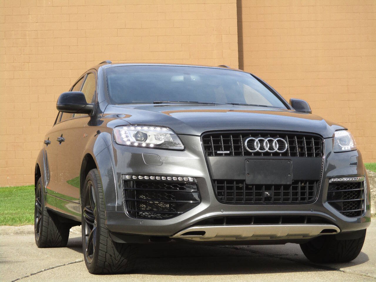 Used 2015 Audi Q7 3.0T S line Prestige w/ Sport Edition AWD/4WD image 12