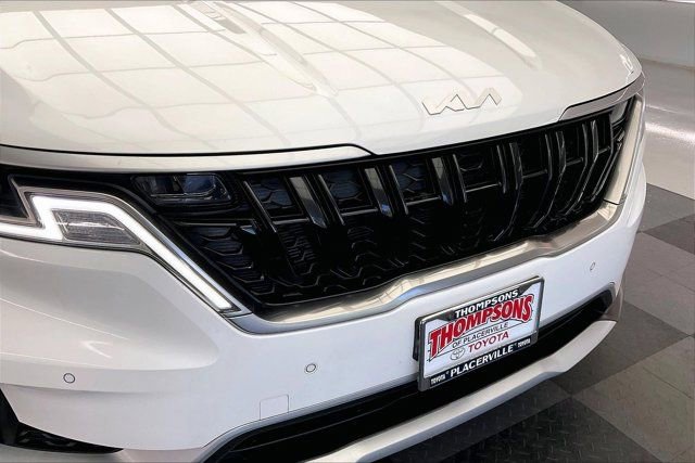 Used 2024 Kia Carnival EX image 31