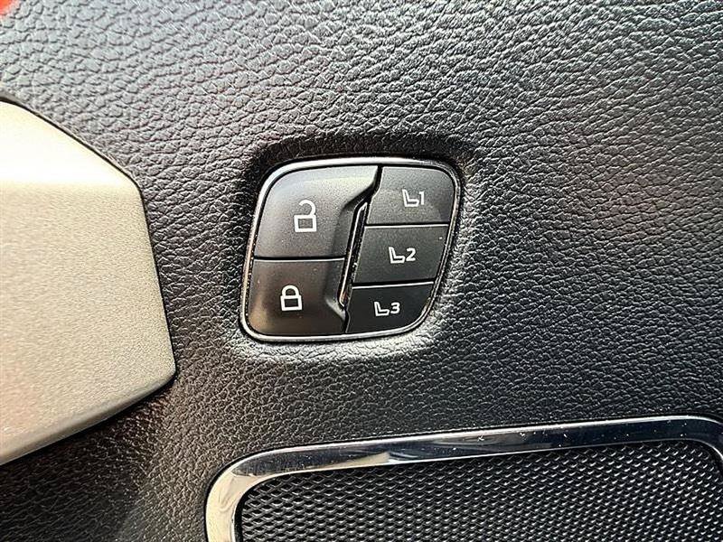 Used 2020 Ford F250 Lariat w/ Lariat Ultimate Package AWD/4WD image 23