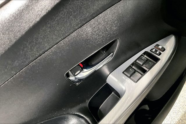 Used 2016 Toyota Venza AWD image 38