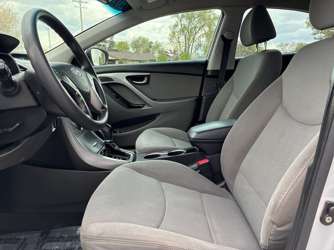 Used 2015 Hyundai Elantra SE w/ Option Group 02 FWD image 7