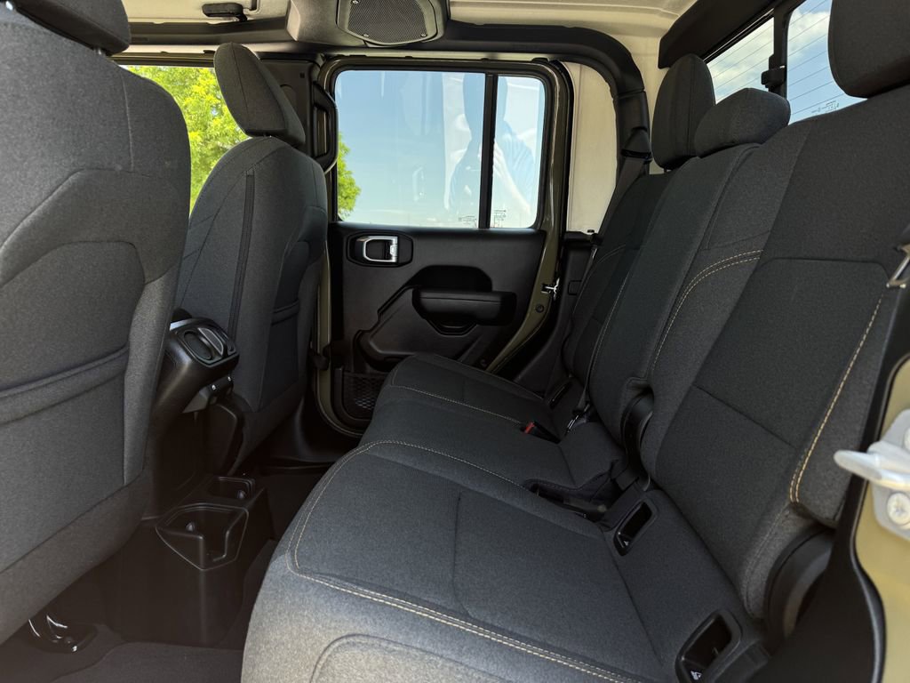 Used 2025 Jeep Gladiator Sport AWD/4WD image 26