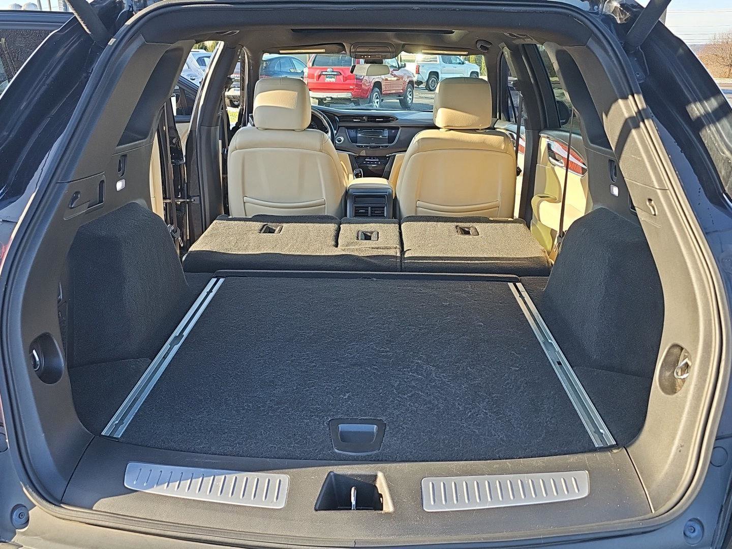 Used 2018 Cadillac XT5 Luxury w/ Driver Awareness Package image 32