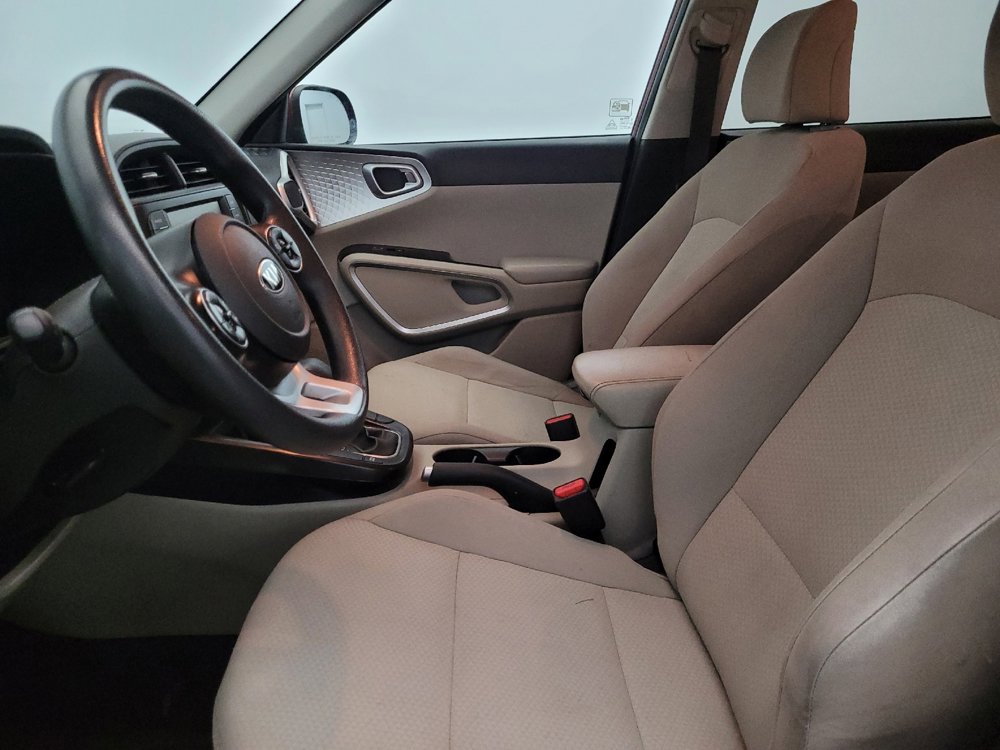 Used 2020 Kia Soul LX image 17