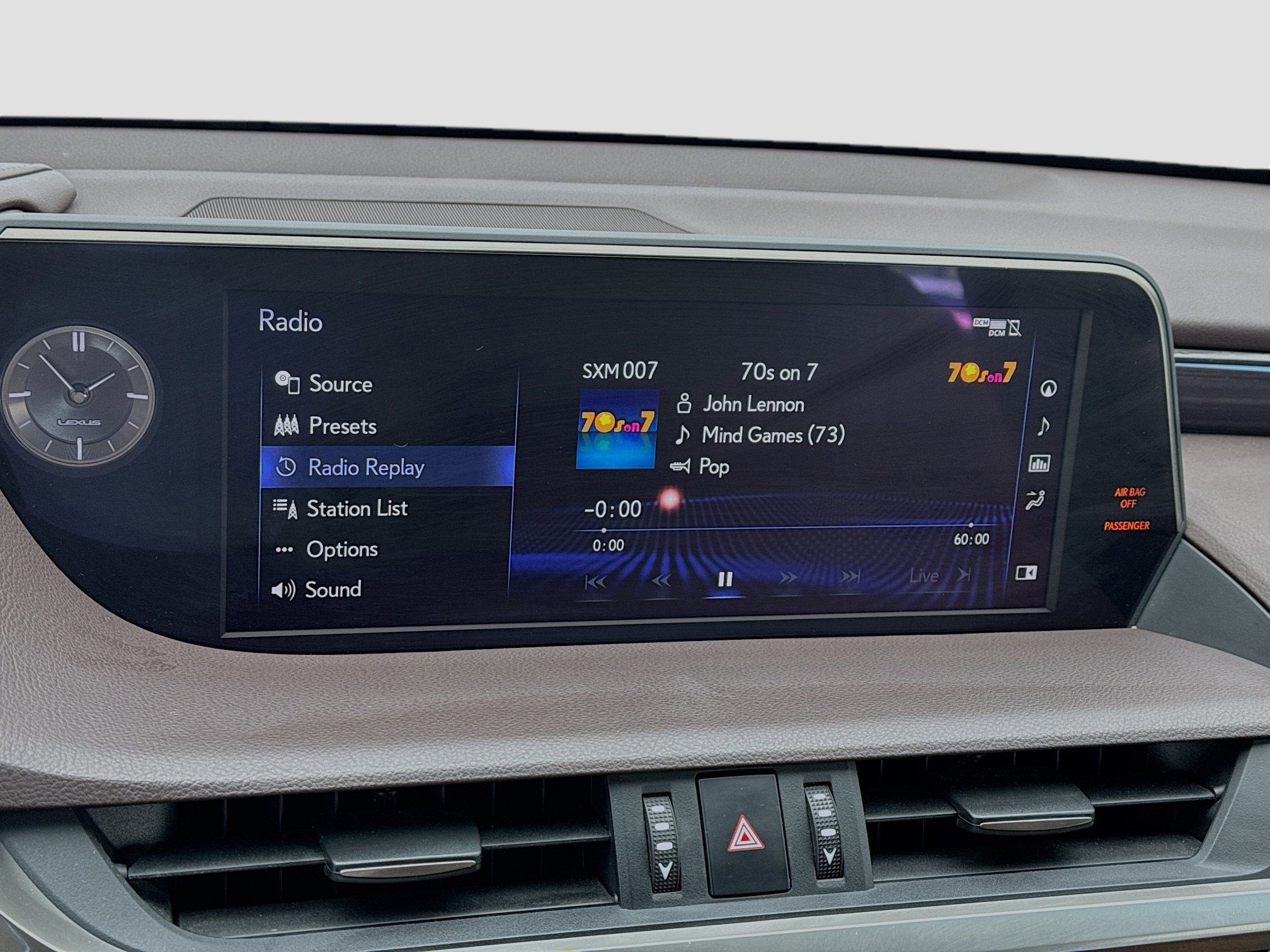 Used 2020 Lexus ES 300h w/ Accessory Package FWD image 11
