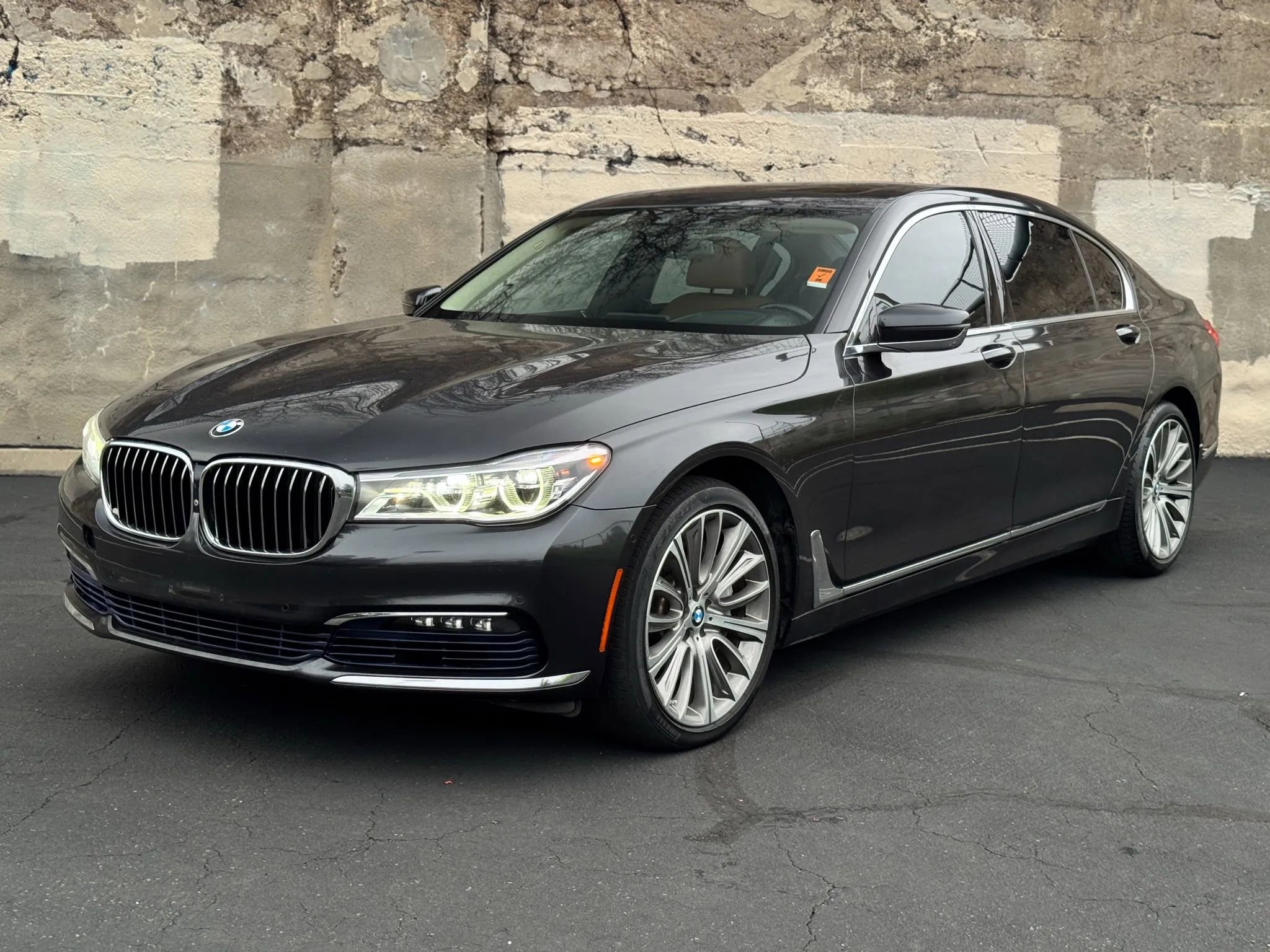 Used 2016 BMW 750i xDrive image 9