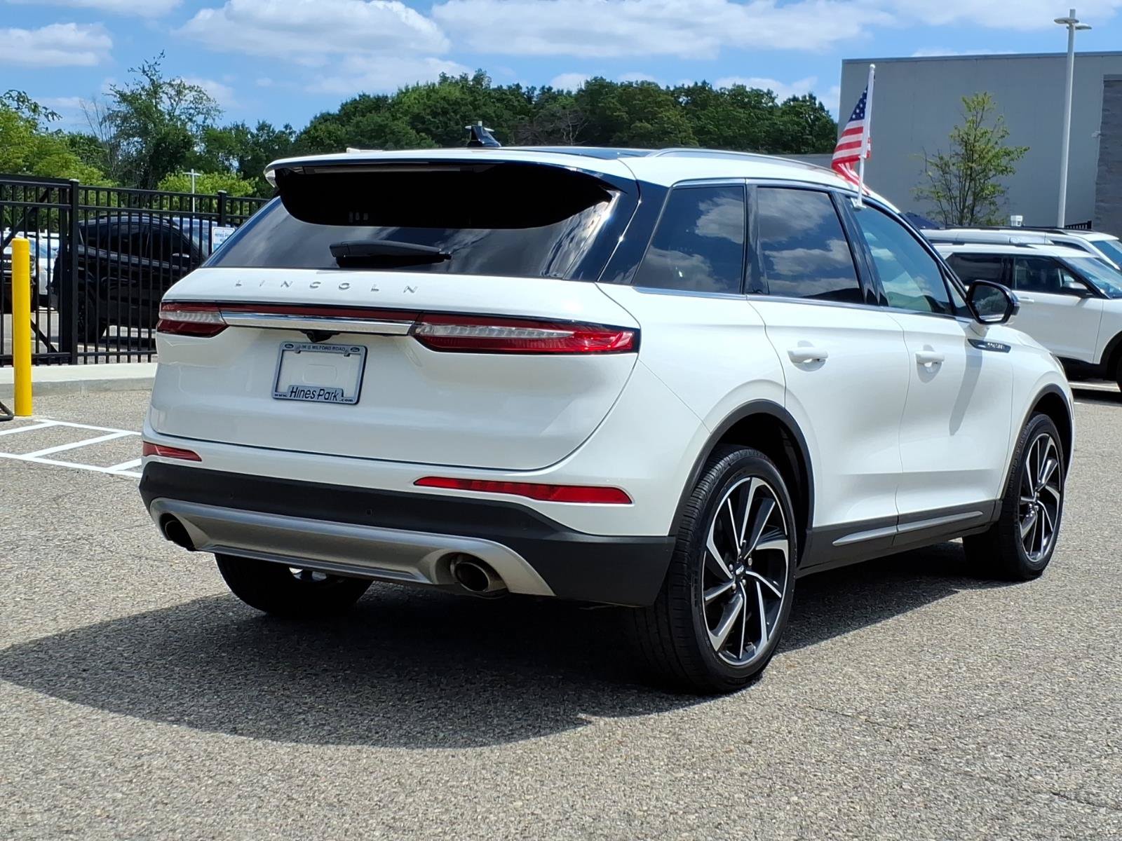Used 2023 Lincoln Corsair Reserve w/ Equipment Group 201A AWD/4WD image 7