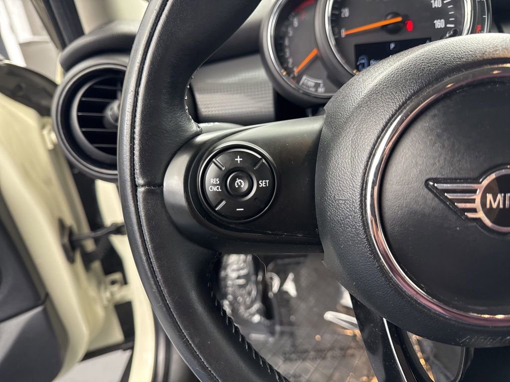 Used 2020 MINI Cooper 4-Door Hardtop FWD image 25