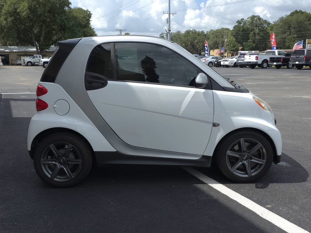 Used 2013 smart fortwo pure RWD image 4