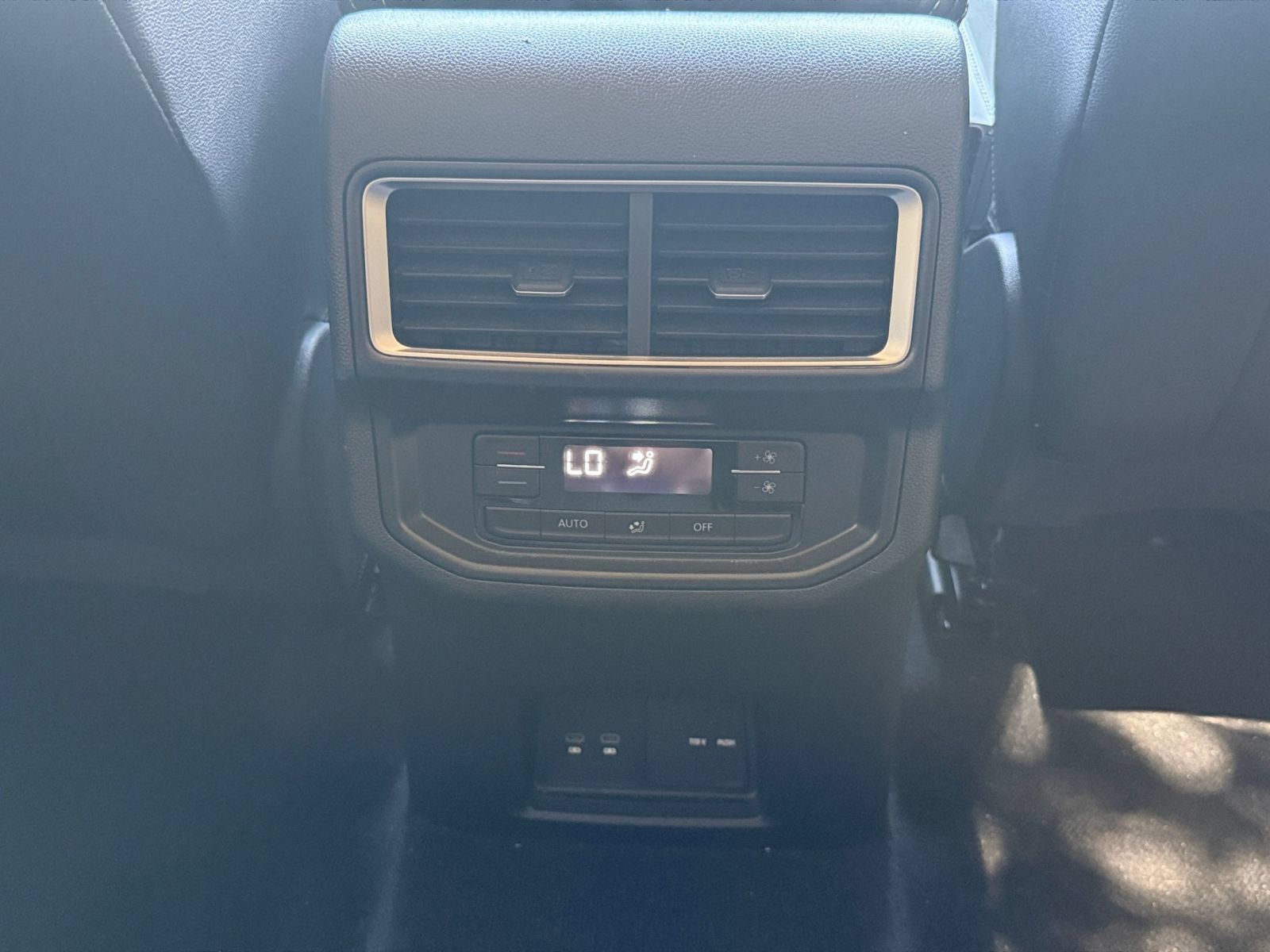 Used 2026 Volkswagen Atlas SE AWD/4WD image 25