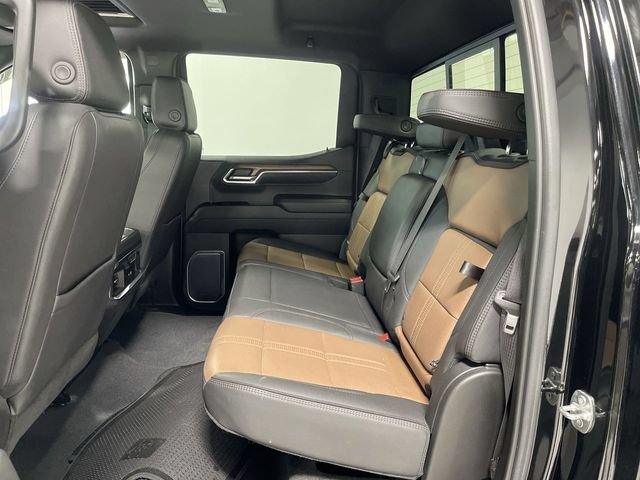 Used 2023 Chevrolet Silverado 1500 High Country w/ Technology Package AWD/4WD image 23