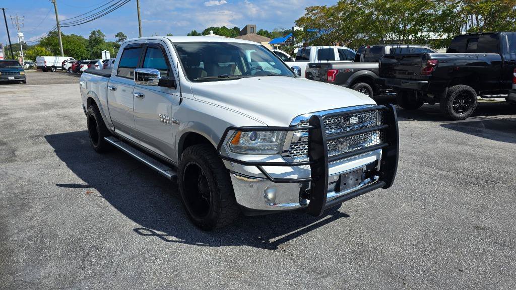 Used 2014 RAM 1500 Laramie w/ Convenience Group AWD/4WD image 3