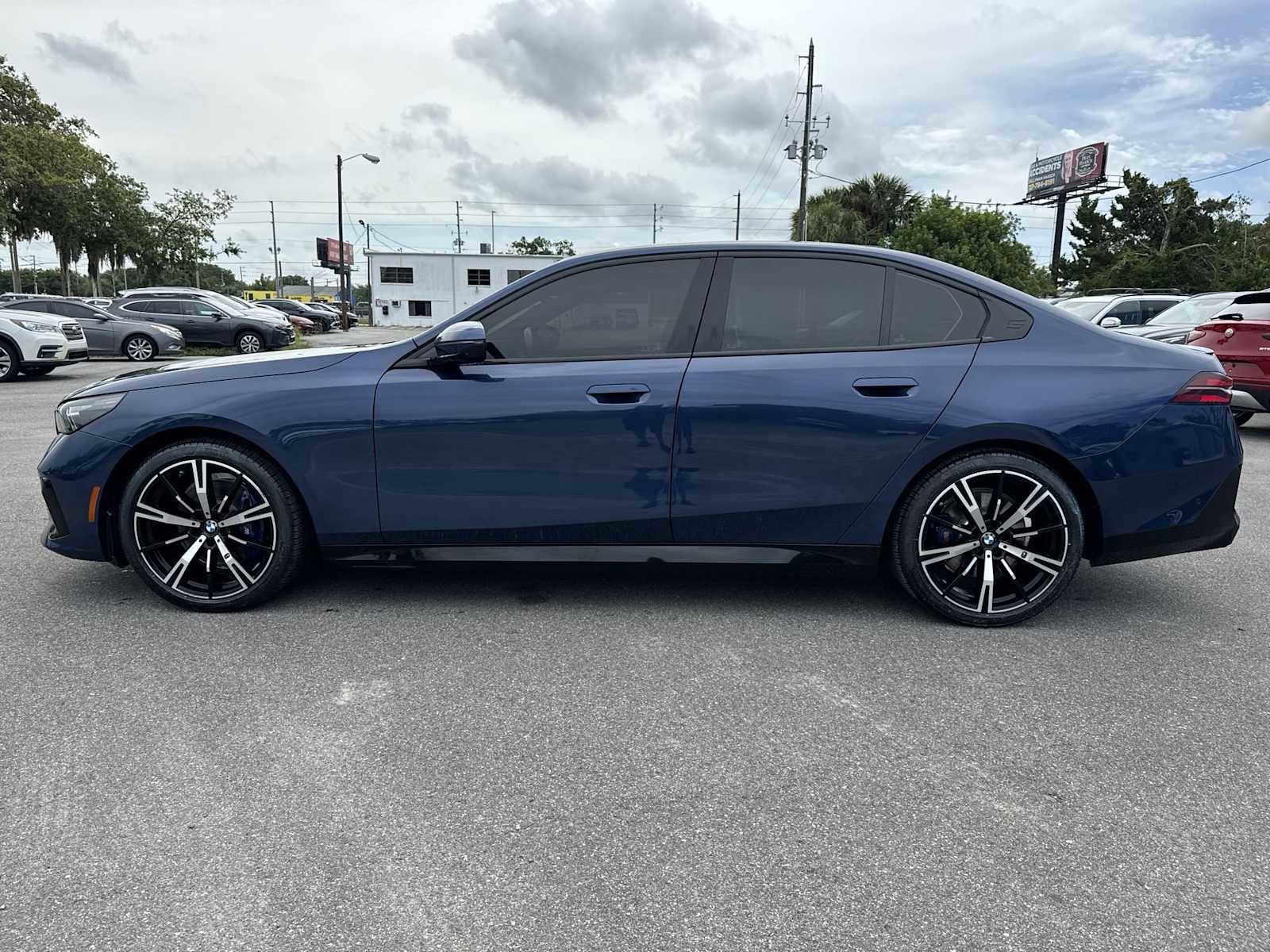 Used 2024 BMW 530i w/ M Sport Package RWD image 3