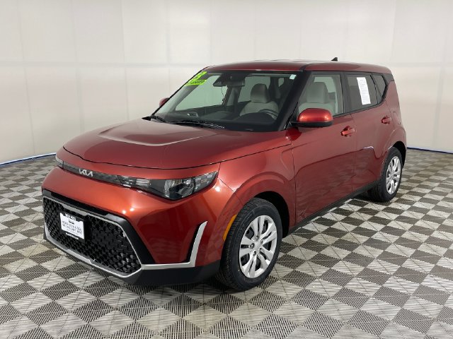 Certified 2023 Kia Soul LX FWD image 1