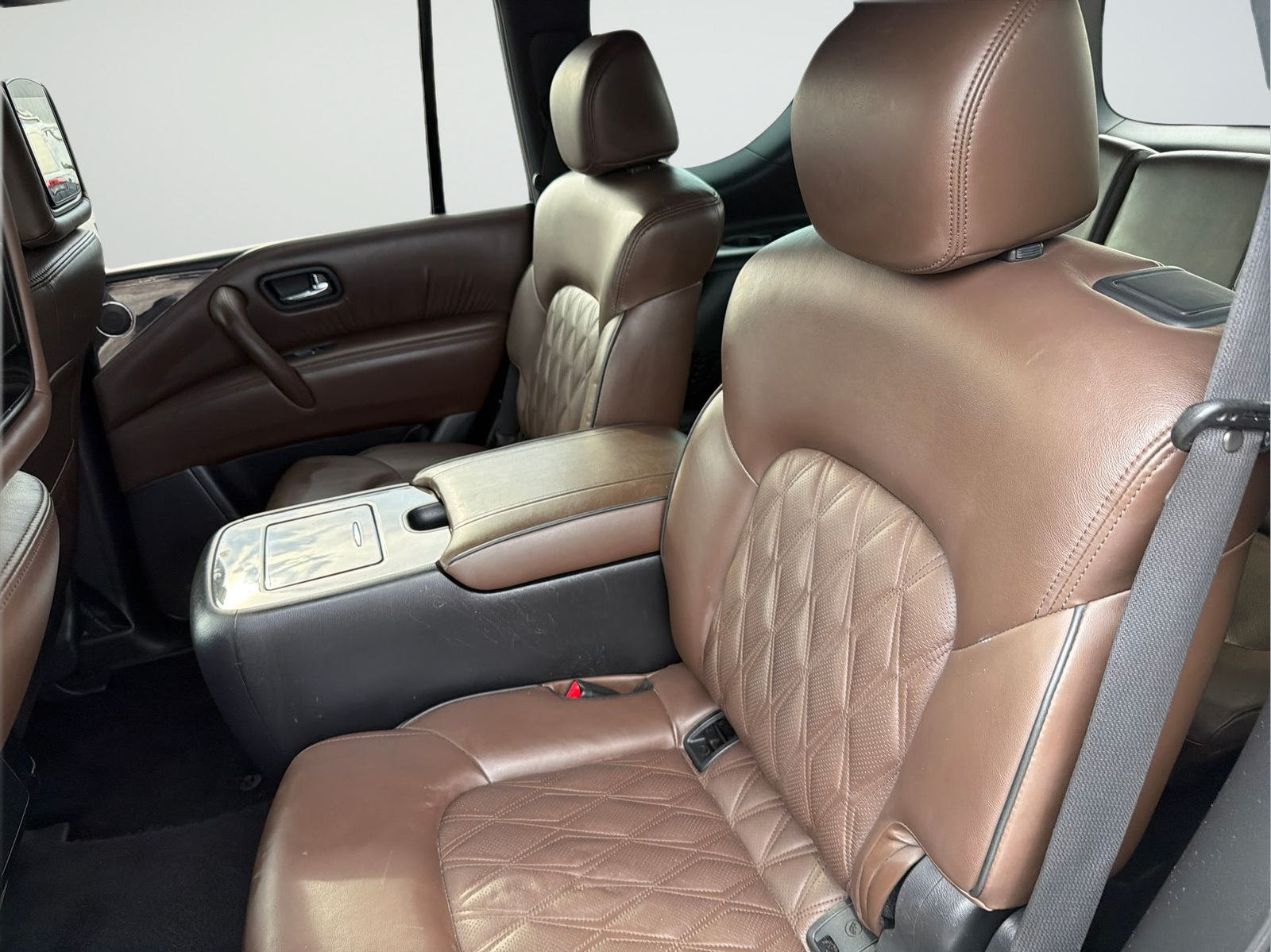 Used 2022 Nissan Armada Platinum w/ Captain's Chairs Package RWD image 33