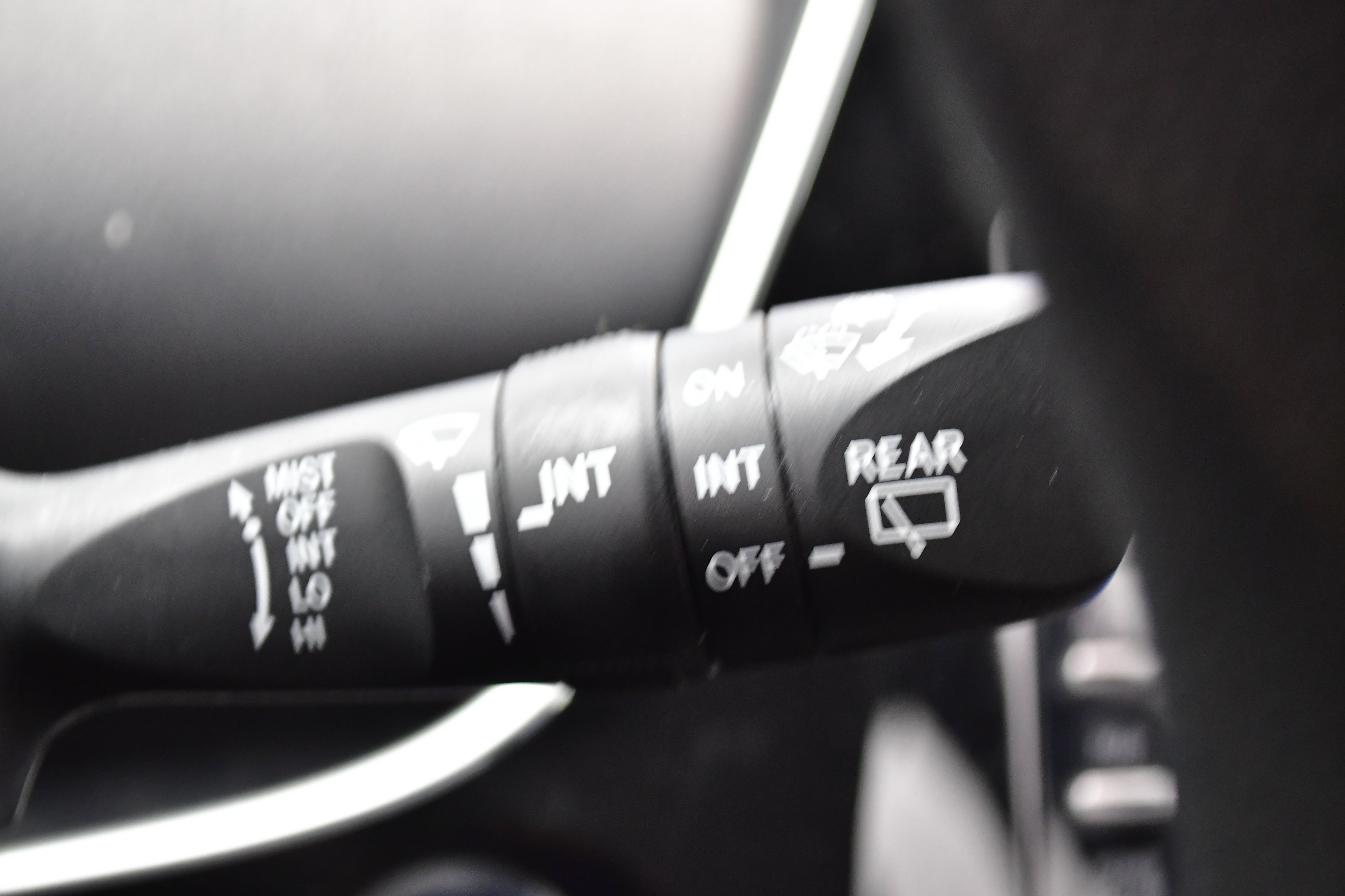 Used 2022 Toyota Prius LE image 33