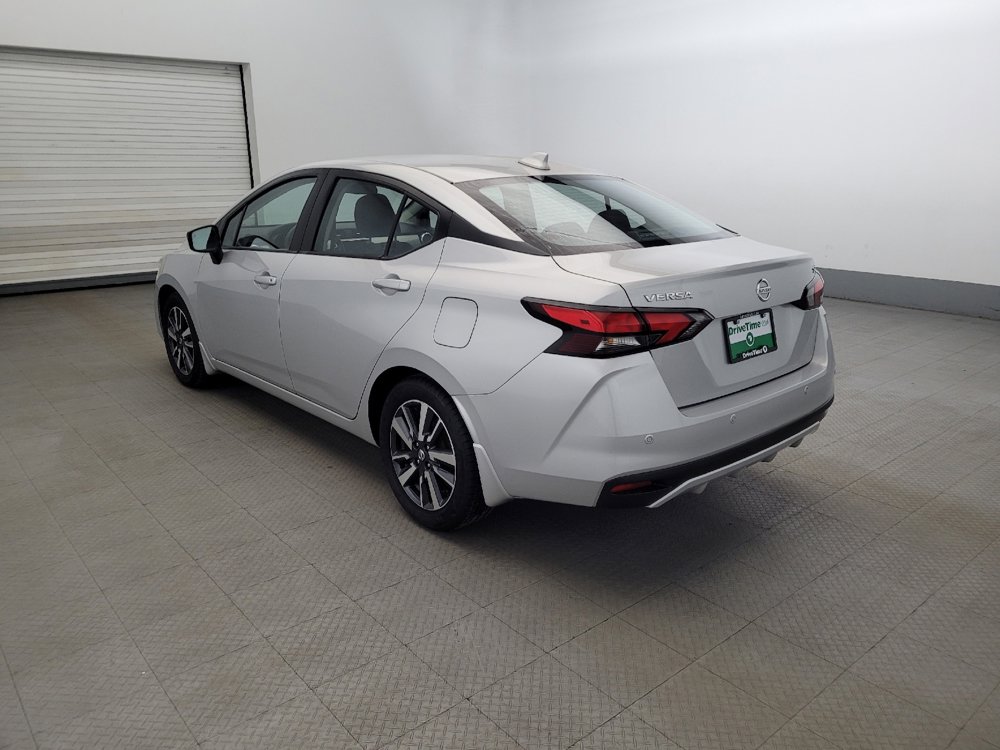 Used 2021 Nissan Versa SV image 5