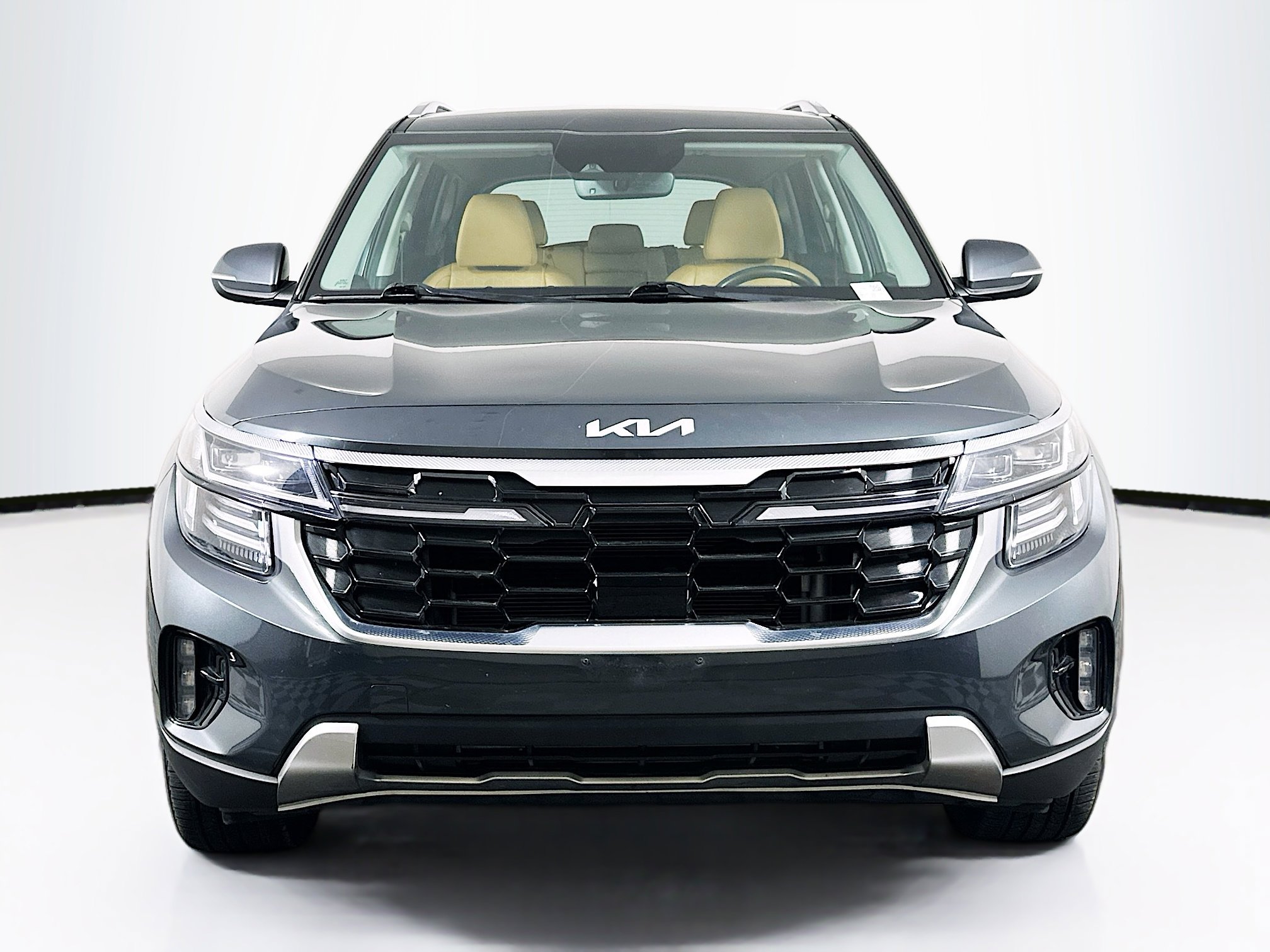 Used 2024 Kia Seltos SX image 2