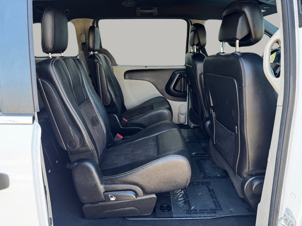Used 2020 Dodge Grand Caravan SXT w/ Driver Convenience Group image 20