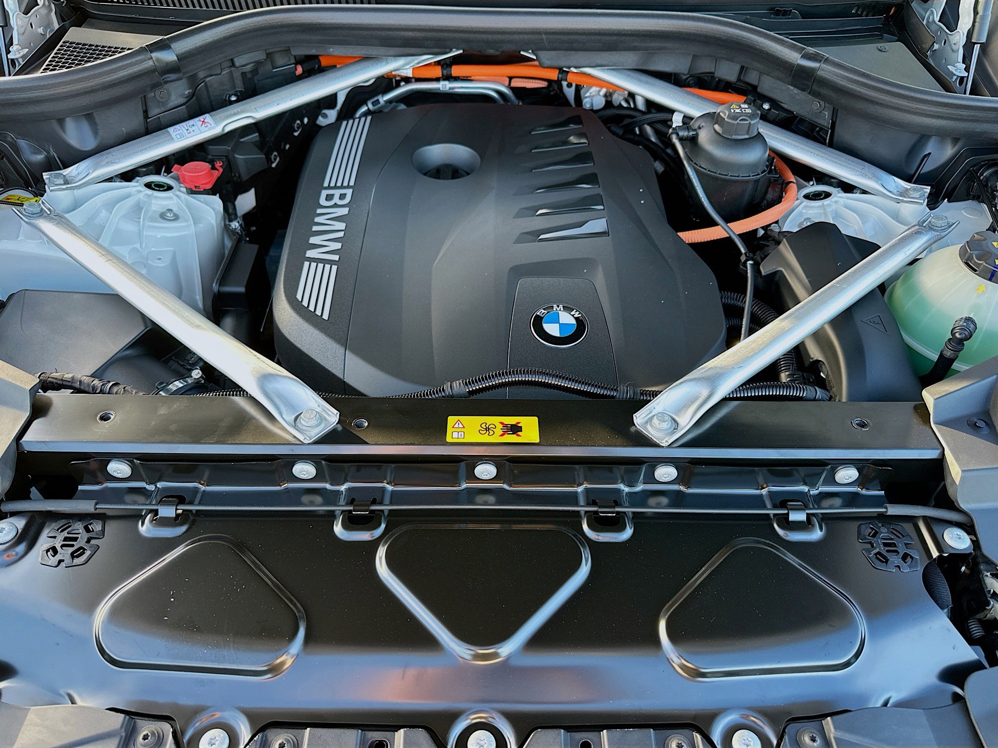 New 2026 BMW X5 xDrive50e w/ Climate Comfort Package image 25