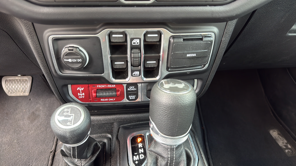 Used 2025 Jeep Wrangler Unlimited Rubicon AWD/4WD image 35