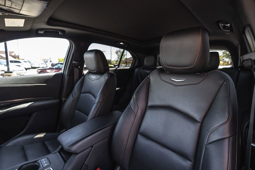 Used 2022 Cadillac XT4 Sport w/ Enhanced Visibility Package AWD/4WD image 18