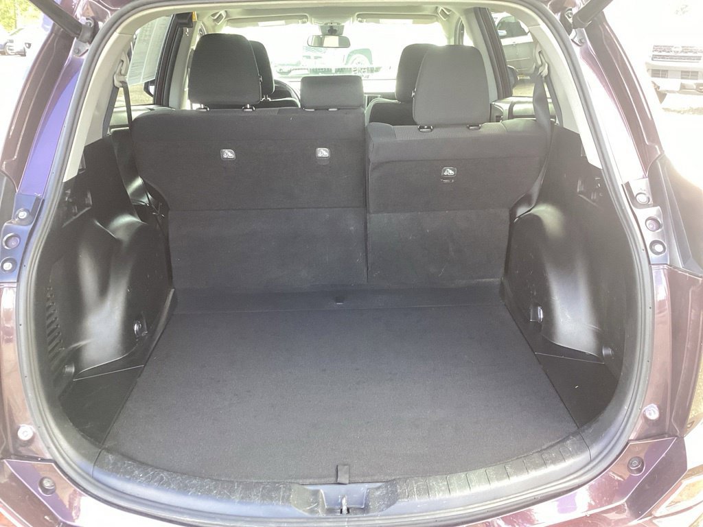 Used 2017 Toyota RAV4 XLE AWD/4WD image 9
