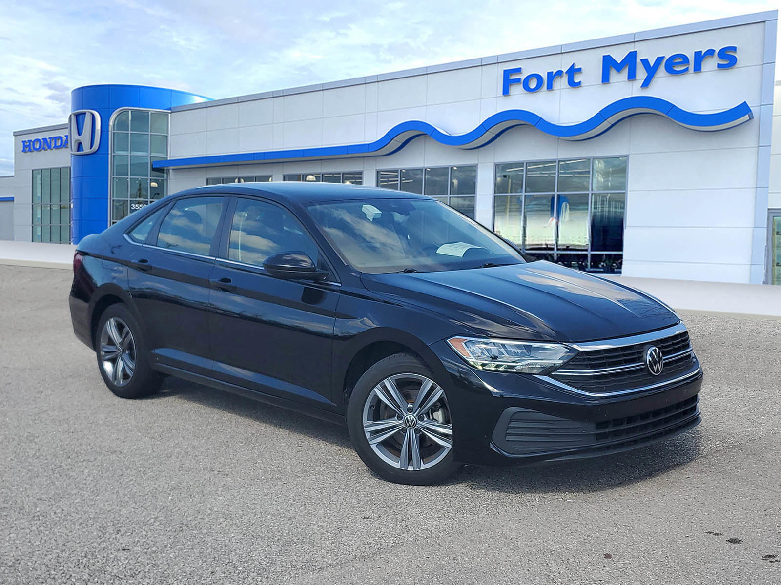 Used 2024 Volkswagen Jetta SE