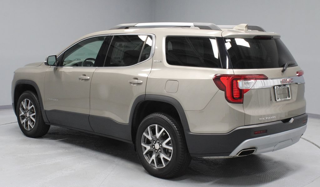 Used 2023 GMC Acadia SLE w/ Driver Convenience Package FWD image 9