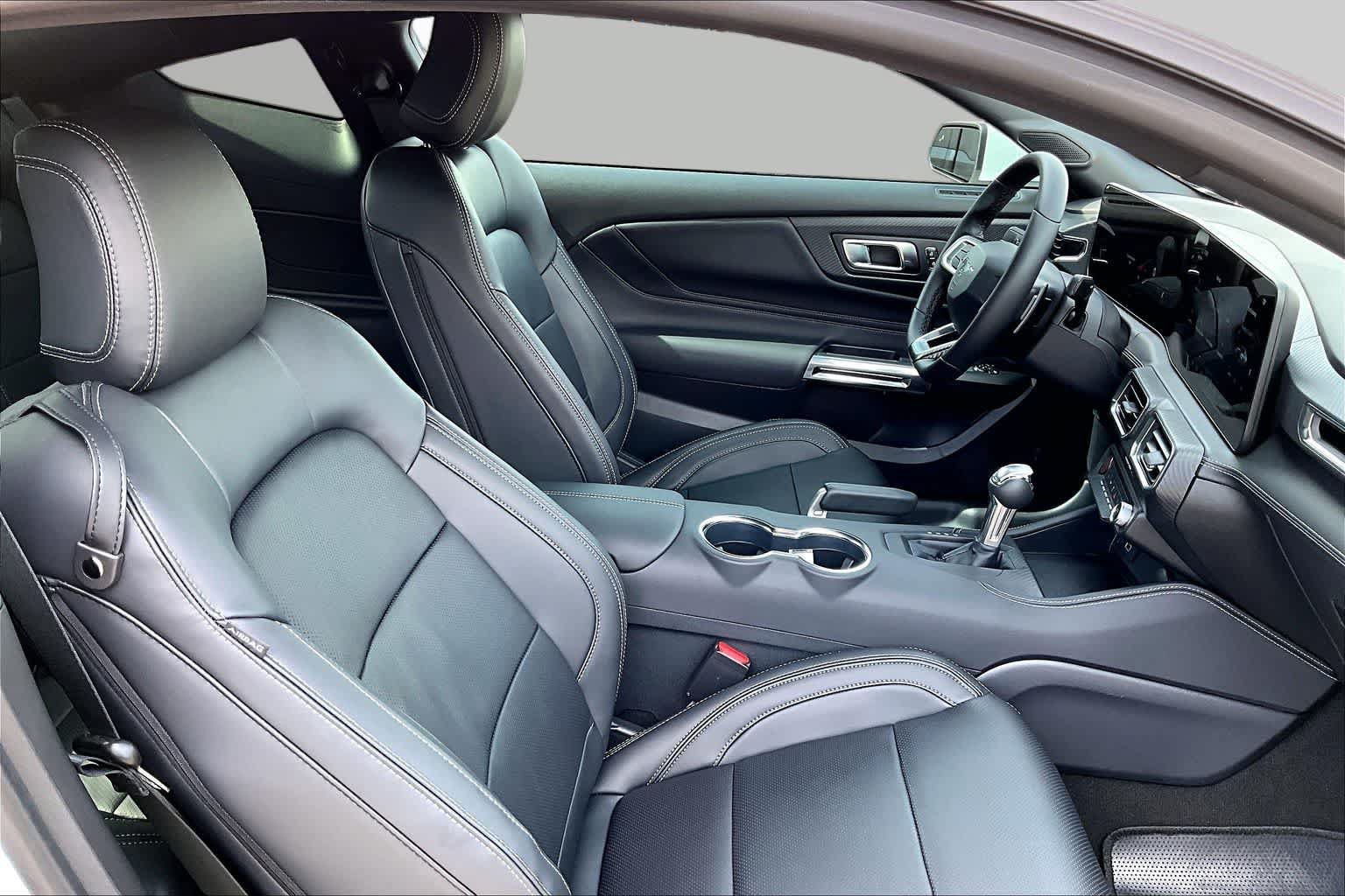 Used 2025 Ford Mustang GT Premium w/ GT Performance Package RWD image 9