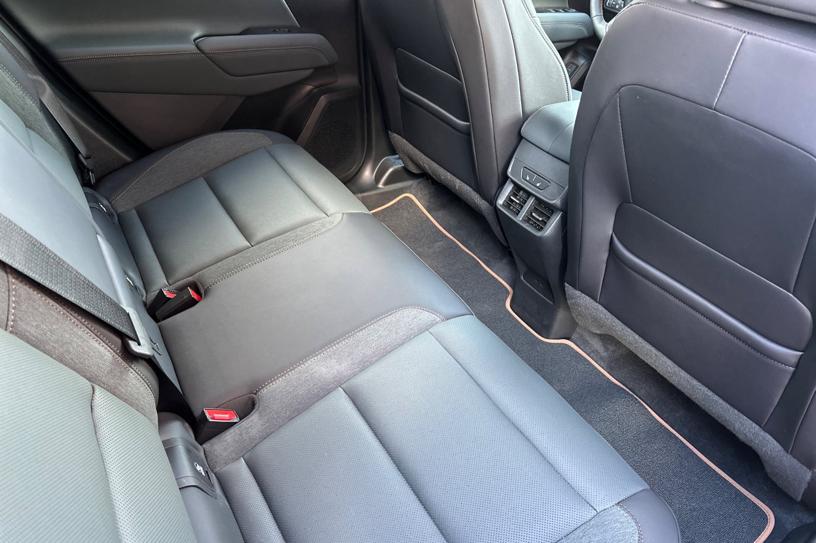 Used 2026 GMC Terrain AT4 w/ Convenience Package III image 17