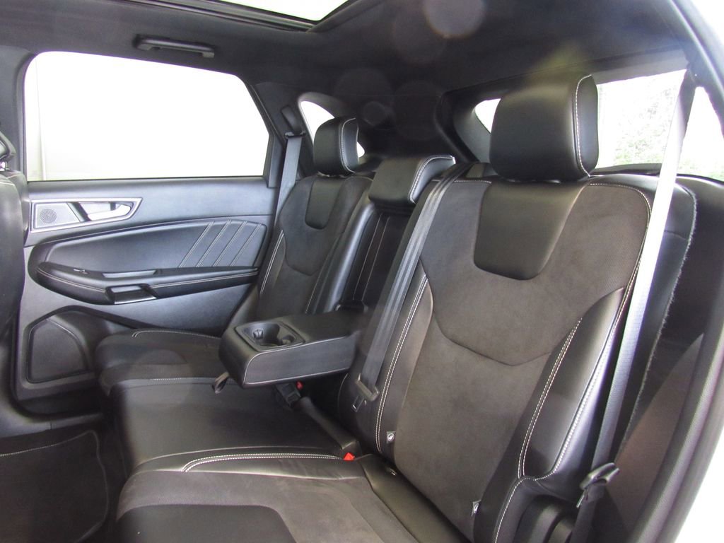 Used 2022 Ford Edge ST w/ Equipment Group 401A image 16