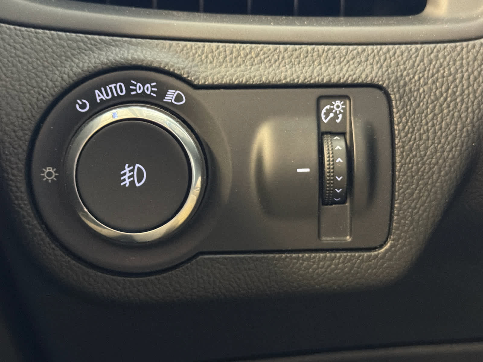 Used 2018 Buick Envision Preferred image 36