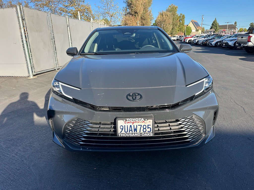 Used 2025 Toyota Camry XLE FWD image 5
