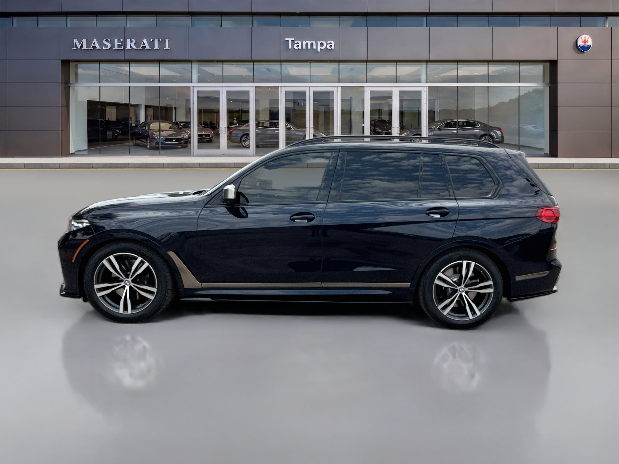 Used 2022 BMW X7 M50i w/ Executive Package AWD/4WD image 6