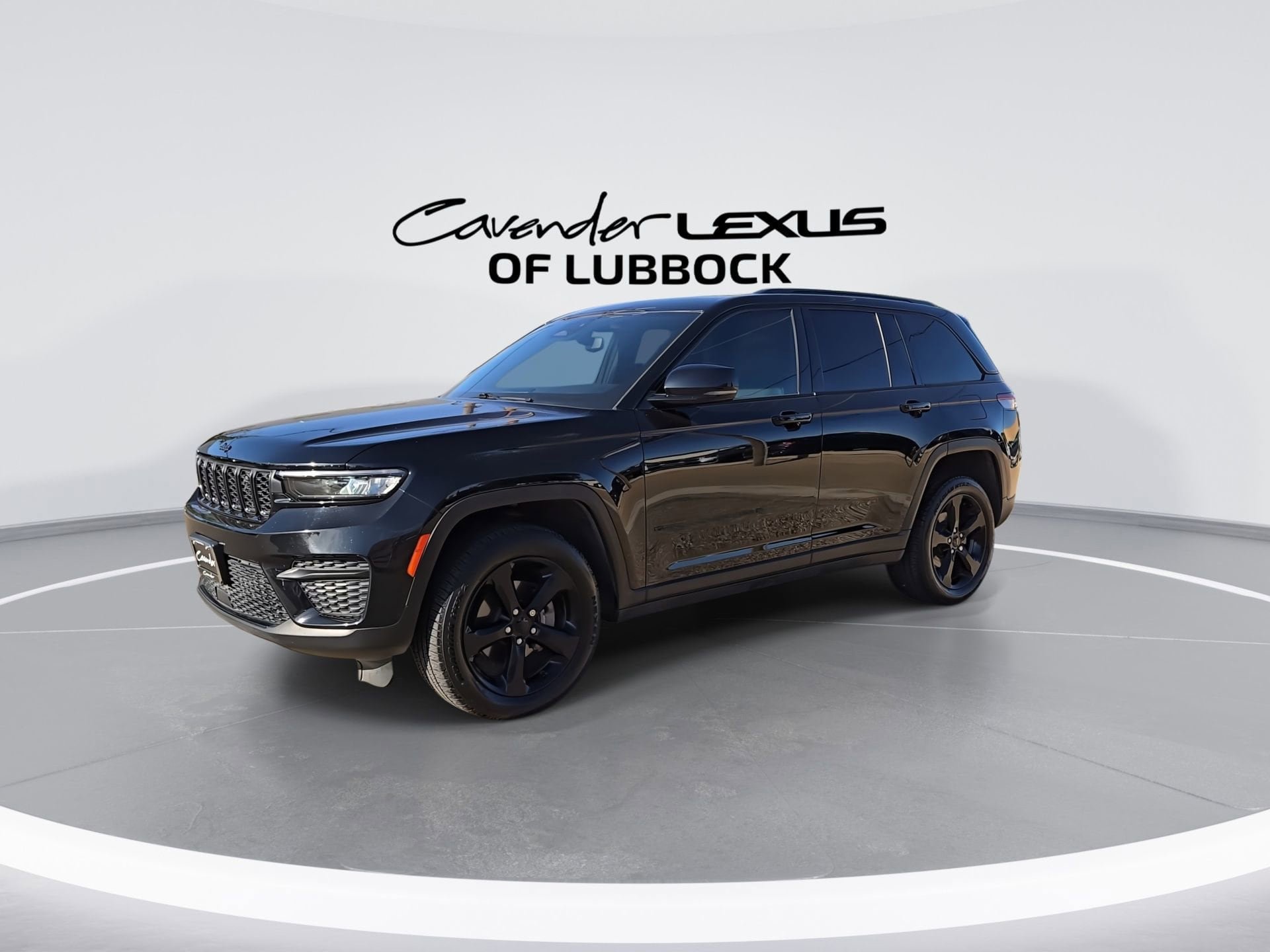 Used 2023 Jeep Grand Cherokee Altitude AWD/4WD image 4