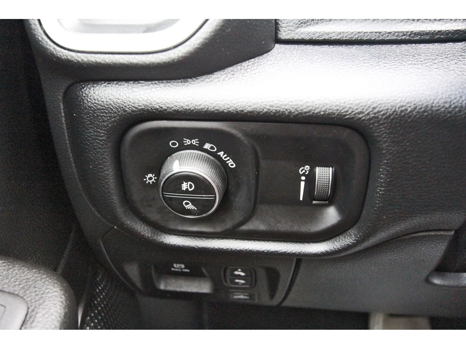 Used 2022 RAM 1500 Lone Star AWD/4WD image 19