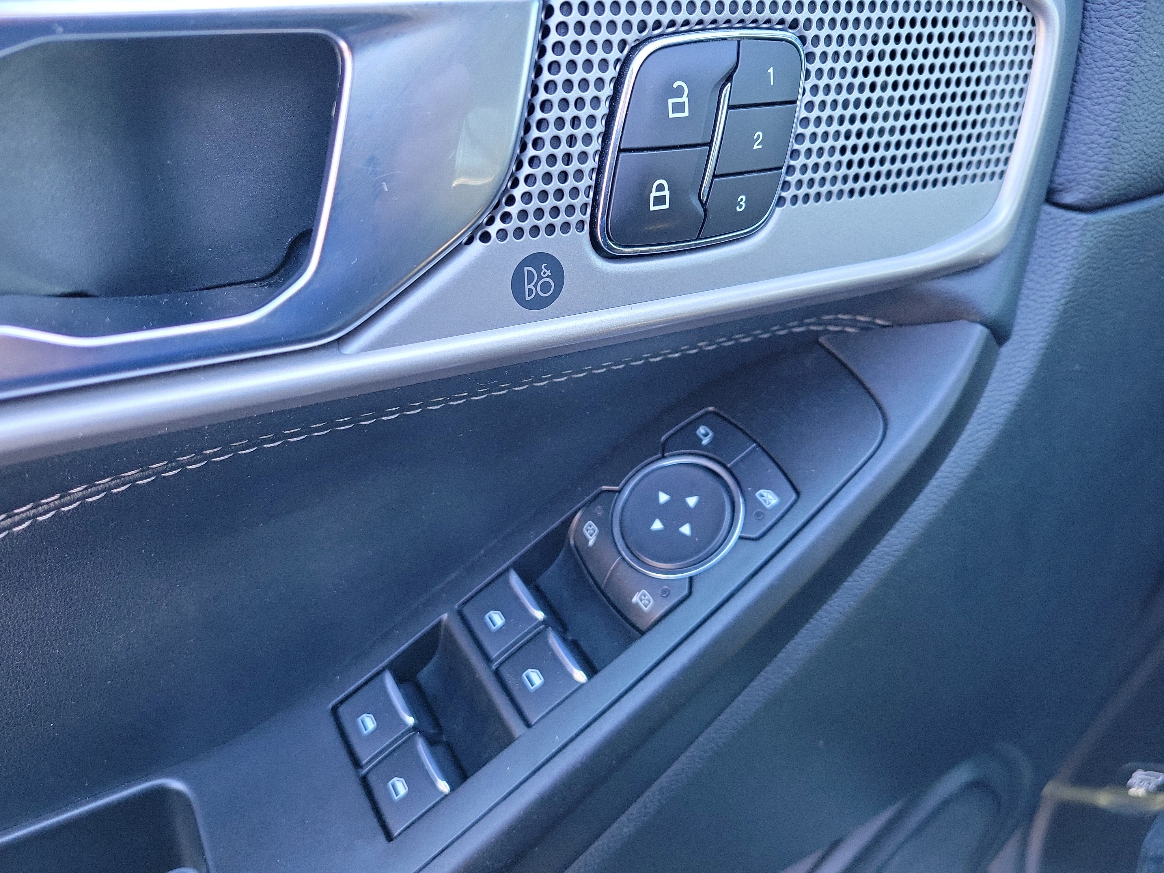 Used 2020 Ford Explorer Limited image 21