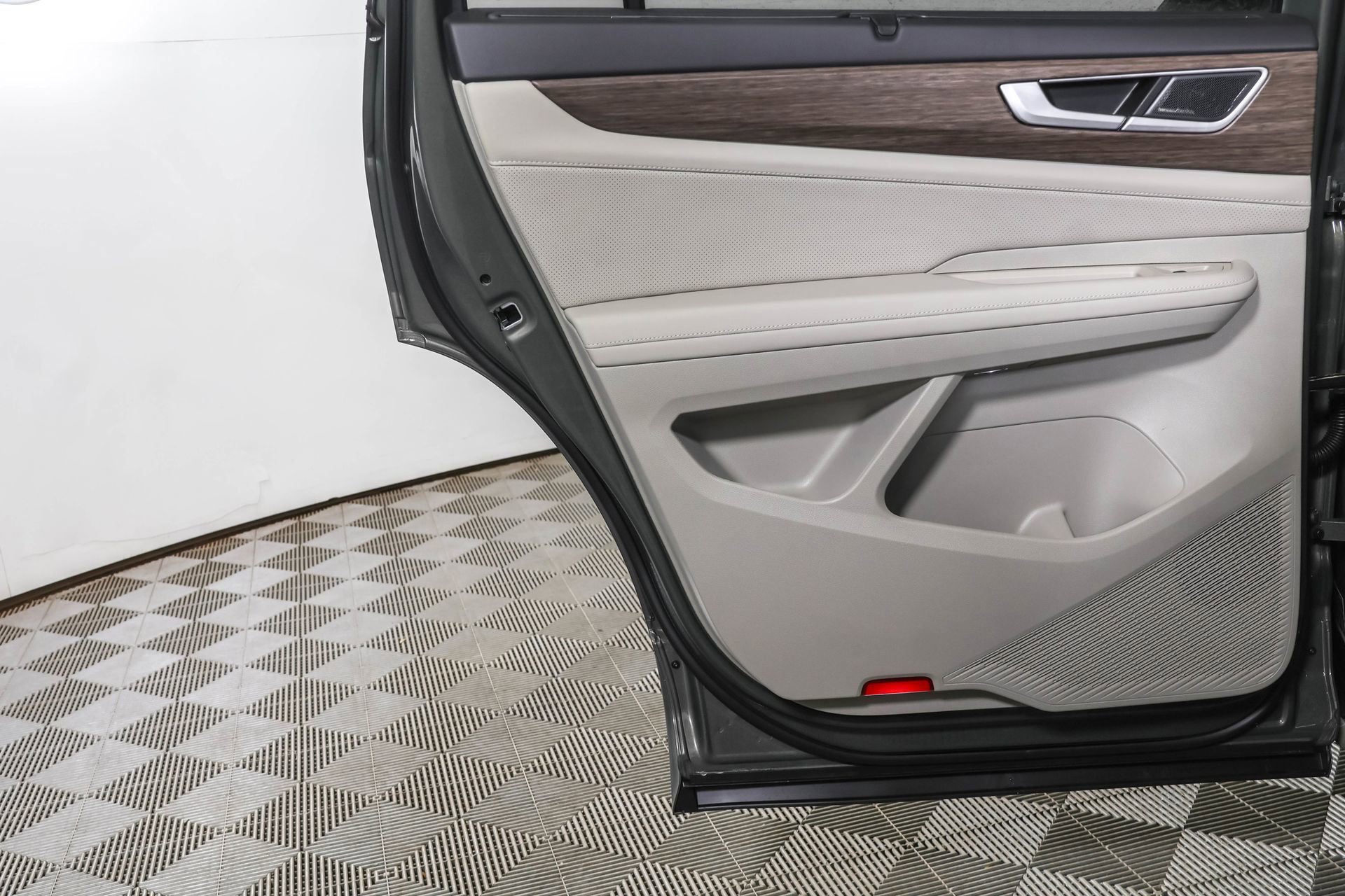New 2026 Volkswagen Atlas SEL Premium R-Line image 39