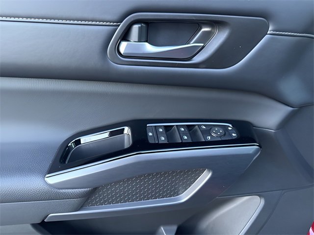 Used 2023 Nissan Pathfinder SL image 28