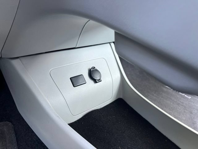 Used 2015 Toyota Prius Three FWD image 27