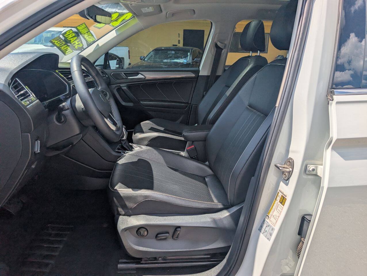 Used 2022 Volkswagen Tiguan SE FWD image 16