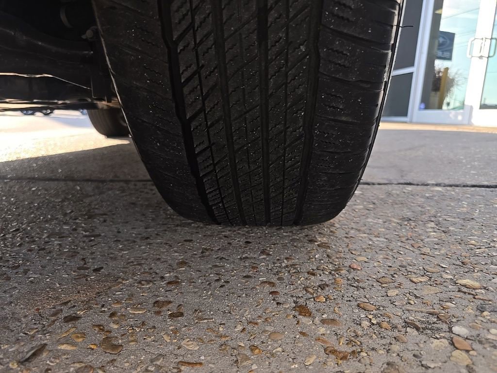 Used 2023 Lexus GX 460 Premium w/ Accessory Package image 41