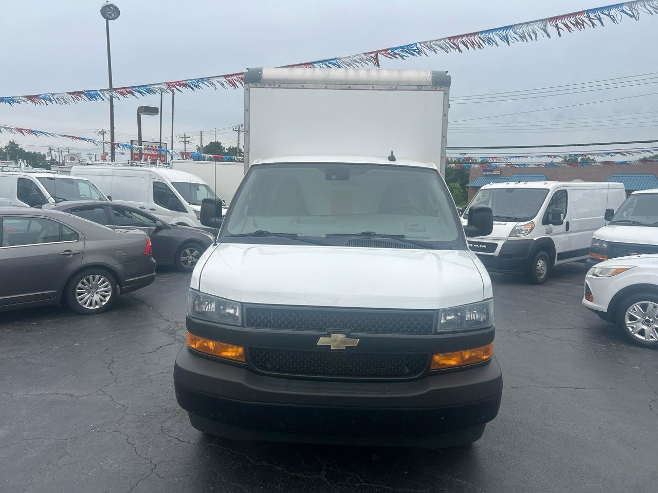 Used 2021 Chevrolet Express 3500 RWD image 3