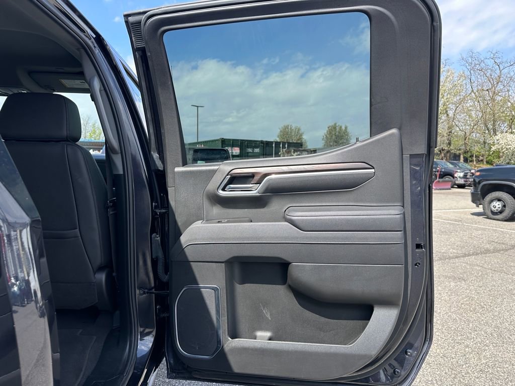 Certified 2025 GMC Sierra 1500 SLT image 14