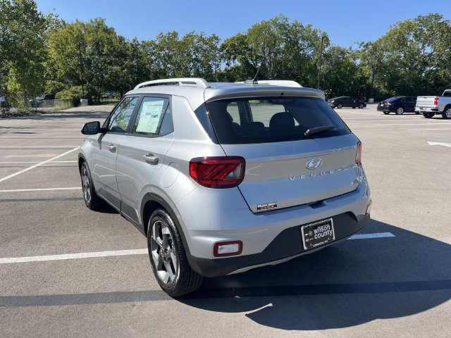 New 2026 Hyundai Venue SEL FWD image 3
