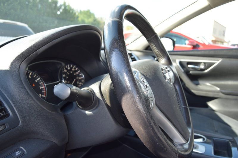 Used 2018 Nissan Altima 2.5 SV image 32