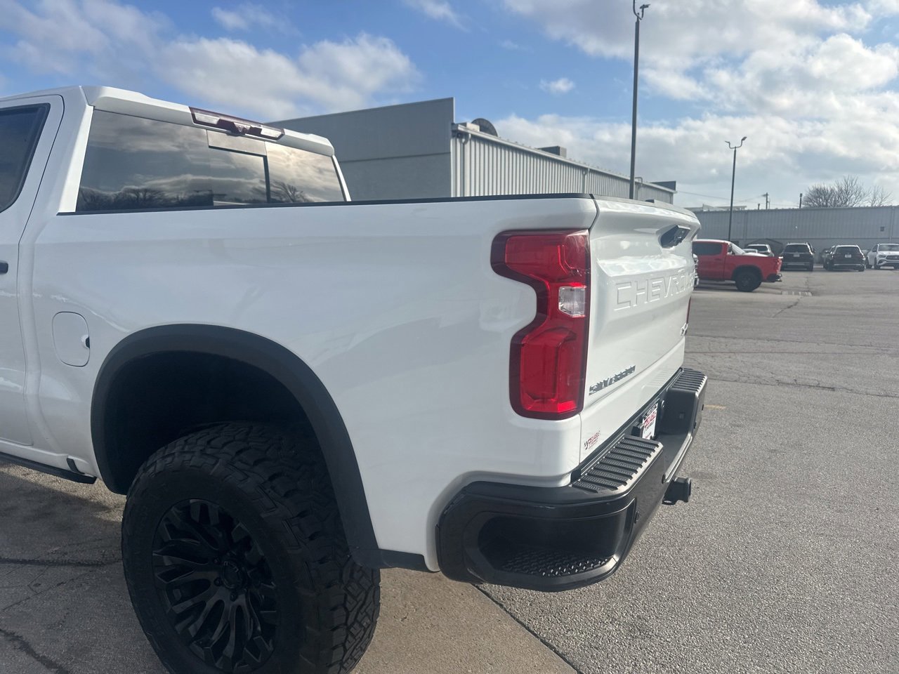 Used 2025 Chevrolet Silverado 1500 ZR2 w/ Technology Package image 7