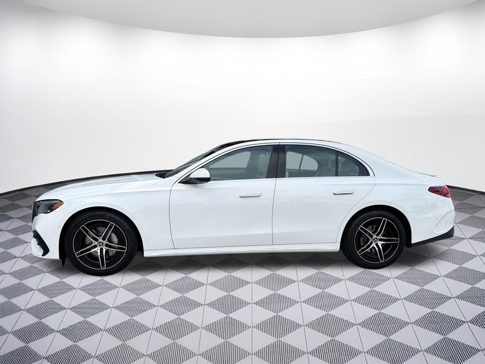 New 2026 Mercedes-Benz E 350 4MATIC Sedan image 2